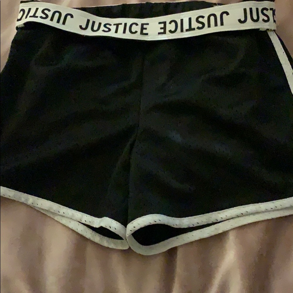 BLACK SPORTY SHORTS